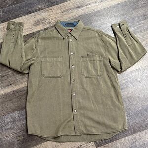 Wrangler Men's Casual Green Button-Down Shirt
